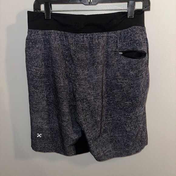 Lululemon T.H.E. Short 7” - Size Medium- Heathered Texture Printed Grey / Coal - Picture 3 of 4